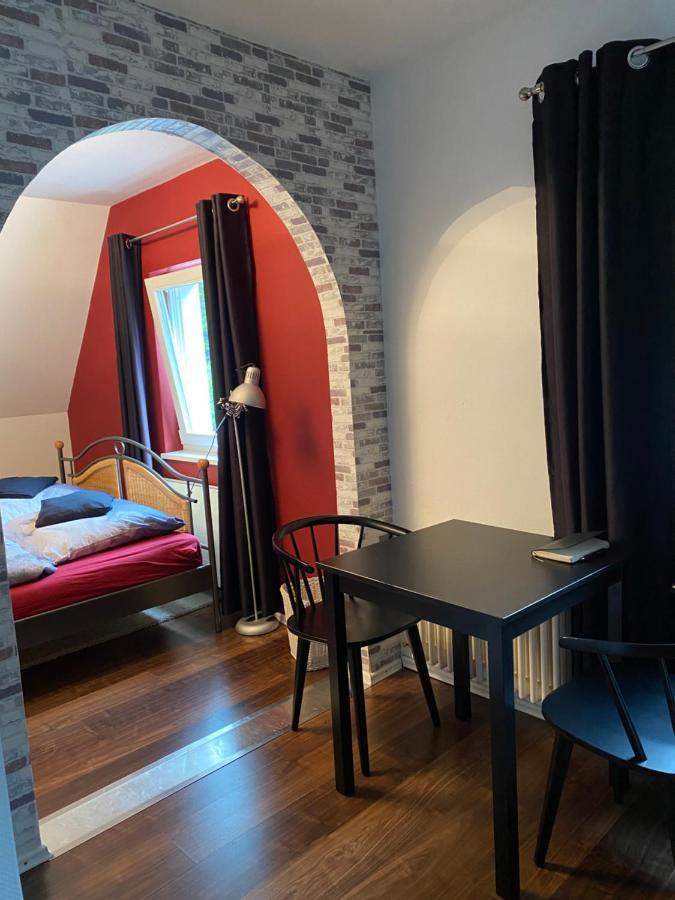 Ein Appartement Und Ein Komfortzimmer In Malsch, Zwischen Karlsruhe, Rastatt Und Baden-Baden Malsch  Экстерьер фото